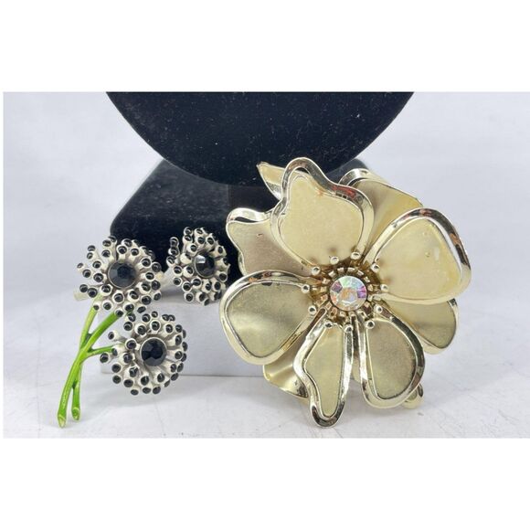Vintage Enamel & Metal Flower Brooches w/ Borealis Jewelry & More - Picture 7 of 12
